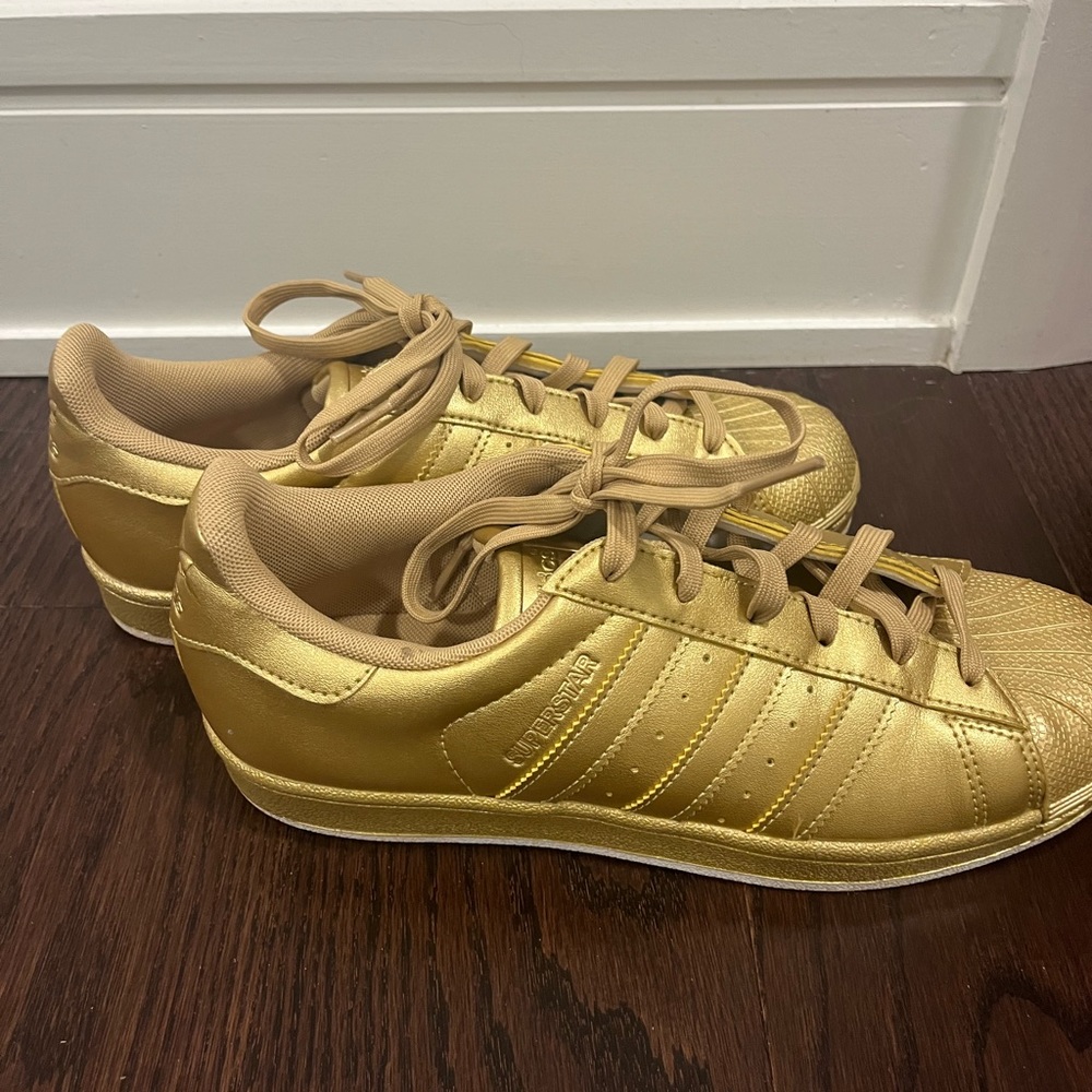 ADIDAS - Picture 2 of 5